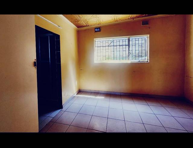 2 BEDROOM FREESTANDING FOR SALE IN BAKERVILLE HEIGHTS